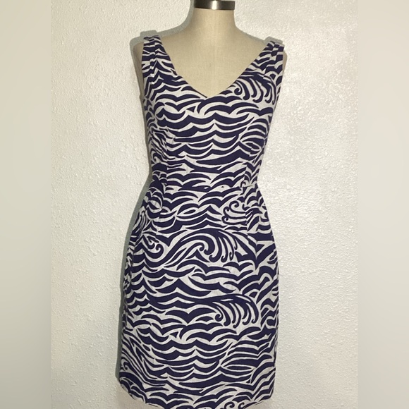 Lilly Pulitzer Dresses & Skirts - Lilly Pulitzer Kiki women’s Navy and White Patterned Dress size 4